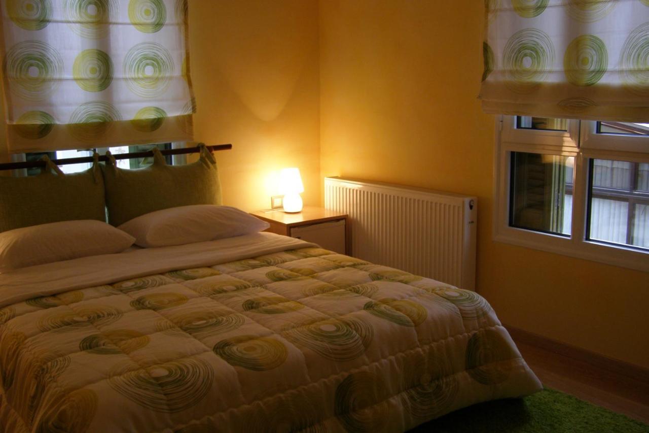 Room "Honeybee" In A Neoclassical House แคซโทเรีย ภายนอก รูปภาพ